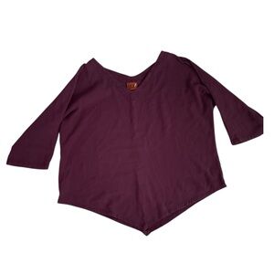 Oh My Gauze! Lynn Cotton Gauze V-Neck Handkerchief Hem Blouse | Plum | 2 (M)